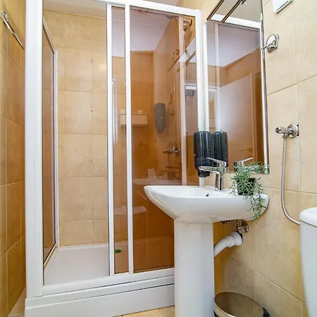 One Luxury Akustik فندق